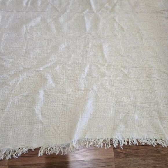 Vintage Wool Cream Textured Bedspread Blanket Fringe Queen 90" x 110" - Picture 8 of 9